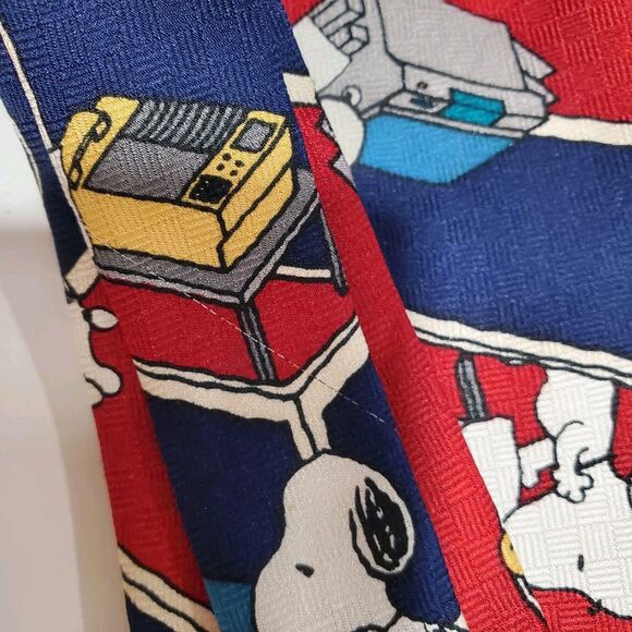 Peanuts Snoopy "Is it Friday Yet?" silk neck tie office desk work - Picture 5 of 5
